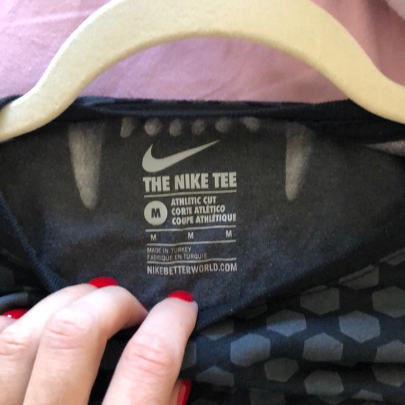 Nike tee size M - Picture 2 of 4